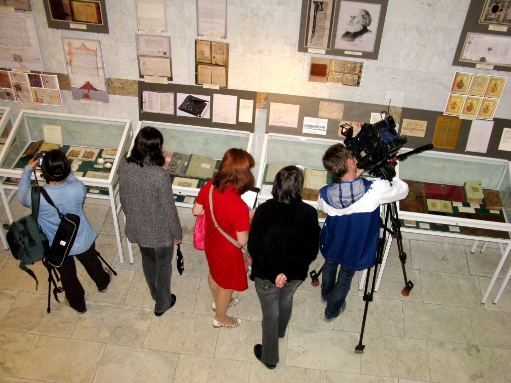 Выставка в РНБ к 90-летию музея палеографии 08