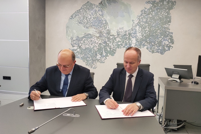 Подписано соглашение о сотрудничестве между СПбИИ РАН и Архивным управлением Ленинградской области